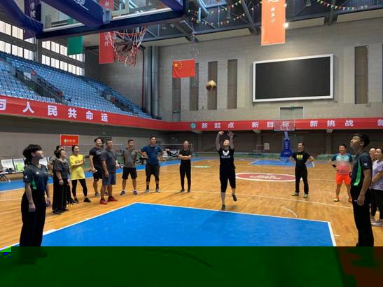 圖片包含 建築物, 地面, 室内, 地闆描述已自動生成